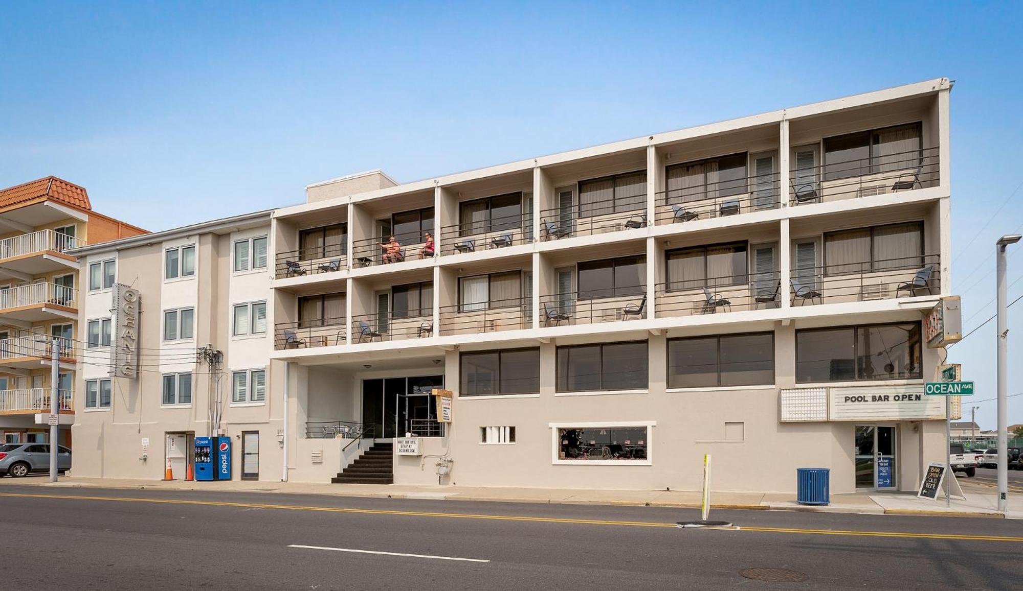 Oceanic Hotel & Barefoot Tiki Bar Wildwood Exterior photo